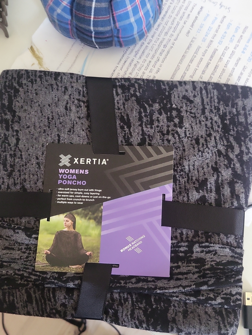 Xertia Women's Yoga Poncho in Black and Gray